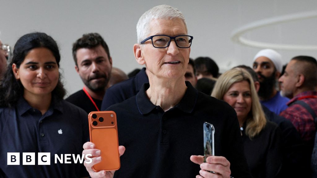 7c62afc0 b5d1 11f0 945e 450bc8d0aabc Apple claims 'tremendous' global uptake of latest iPhones