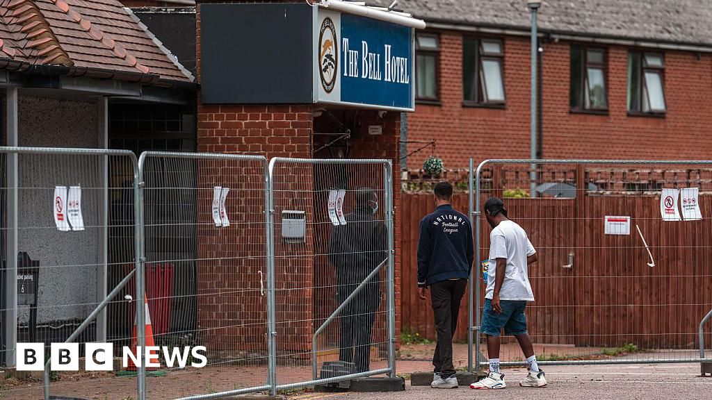 967717f0 b2fe 11f0 acc3 1d368c3eeffb Home Office 'squandered billions' on asylum accommodation, MPs say