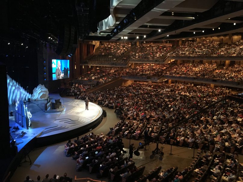 RNS WillowCreek Folo1 080918 What happens when the church of the future gets old?