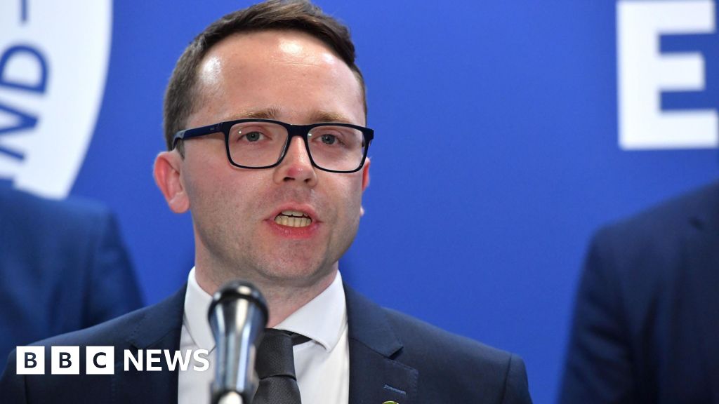 a815f680 b307 11f0 9e8c 7f341552ffd2 'Flawed' HMRC system stops hundreds of NI families' child benefit