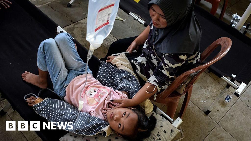 b0db3bb0 ab26 11f0 a94b bd0a0d9557d9 Indonesia food poisonings and protests test Probowo's first year in office