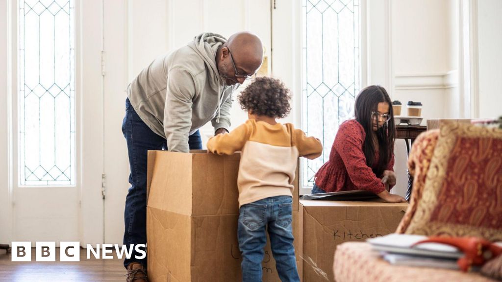 ee8a48c0 b634 11f0 9973 25e33f444fc5 Moving house? Check if your energy supplier owes you money