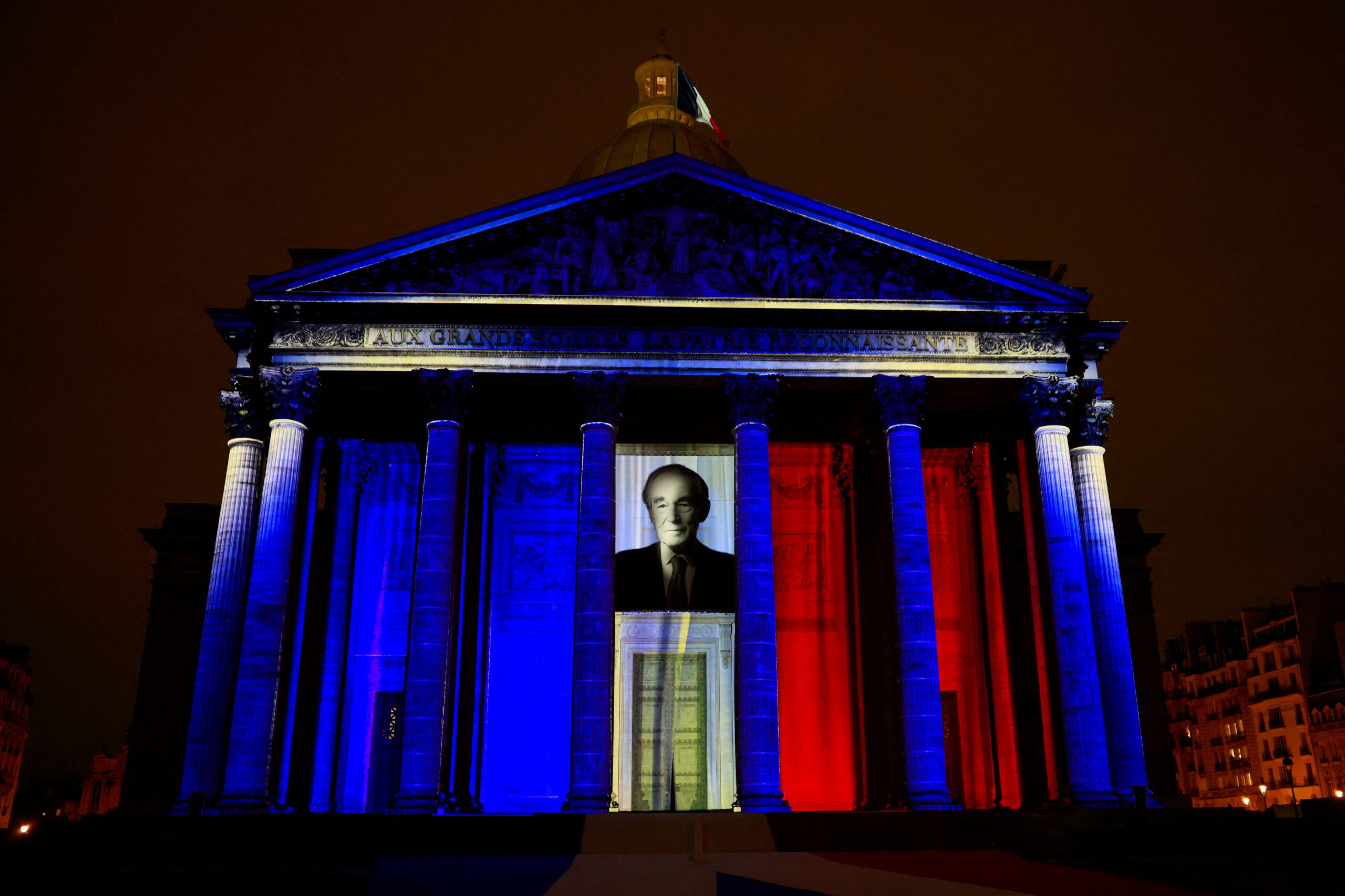 main 21 scaled Tomb of former French Justice Minister Badinter defaced with graffiti before Panthéon ceremony