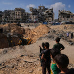 Boeing hit by $5bn in penalties as new jet delayed