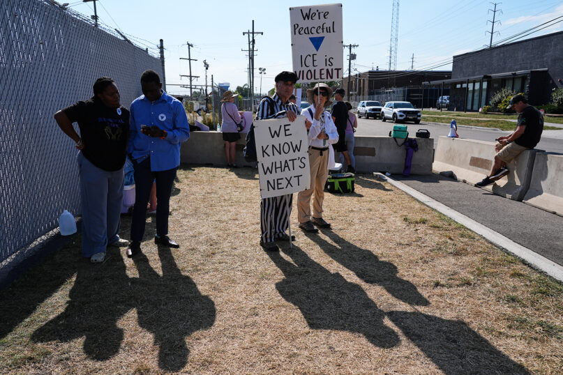 webRNS Chicago Immigration2 Religious protesters say ICE threatens religious freedom in Chicago