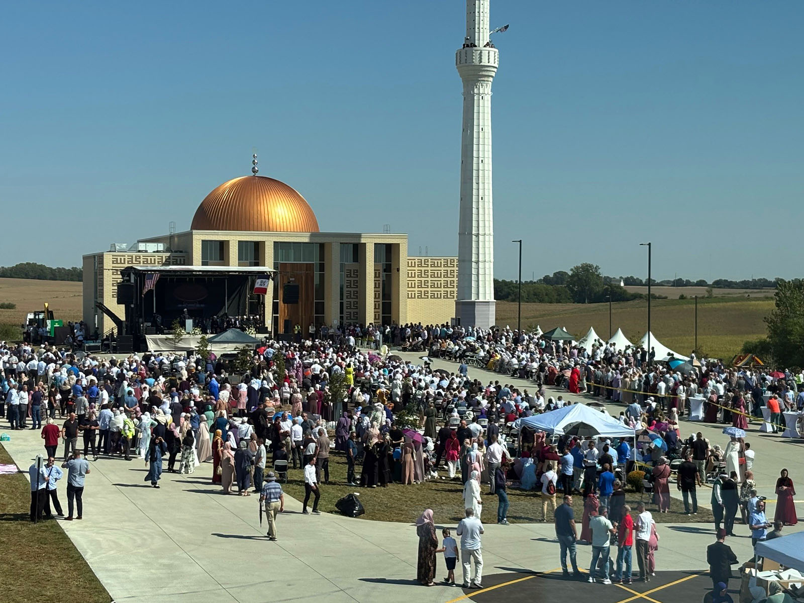webRNS Iowa Mosque1 Opening of Iowa mosque becomes a celebration of refugees' resilience and interfaith unity