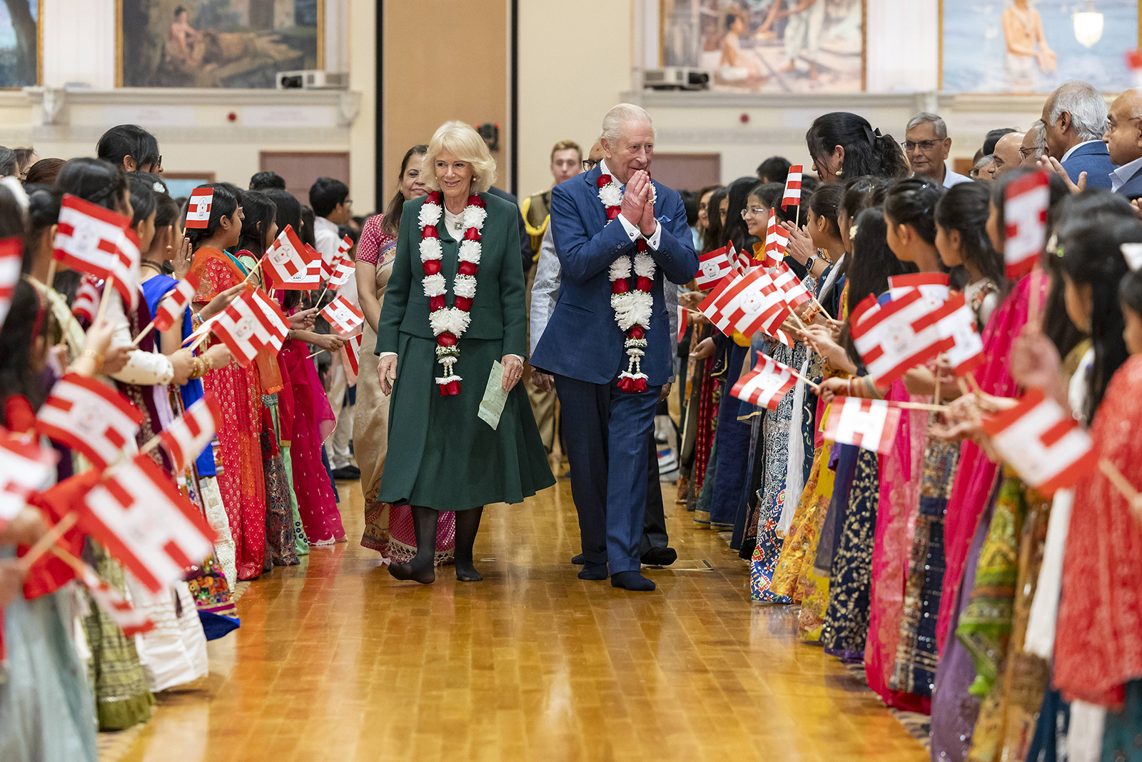 webRNS King Charles Hindu Temple1 In visit to Hindu temple, King Charles demonstrates power of presence in a divided world