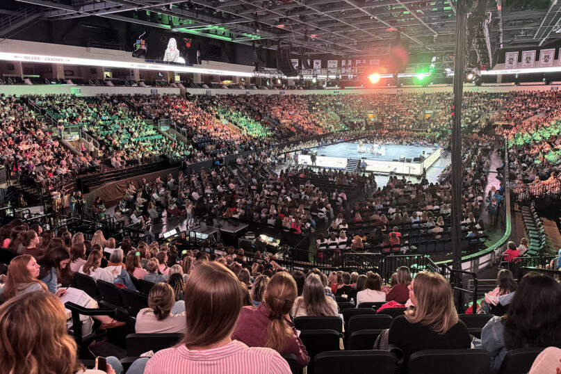 webRNS Stuckey Conference2 'Share the Arrows' conference rallies 6,700 Christian women for culture-war battles