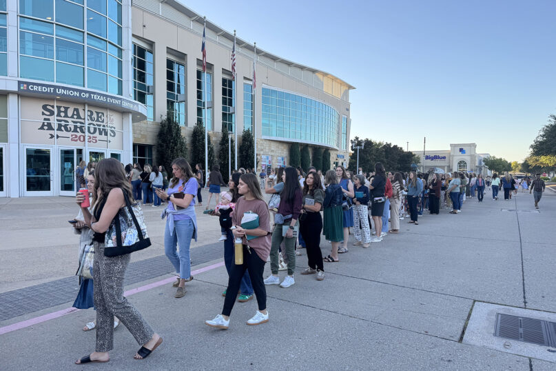 webRNS Stuckey Conference3 'Share the Arrows' conference rallies 6,700 Christian women for culture-war battles
