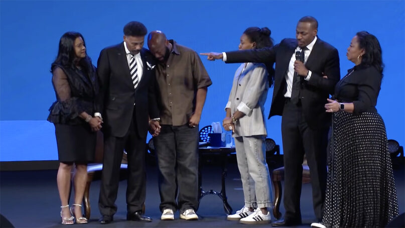 webRNS Tony Evans Oak Cliff2 Tony Evans will no longer lead Dallas megachurch after restoration process for 'sin'