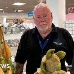 Photos of the Week: Cooking kimchi, Turkey preps for Pope Leo