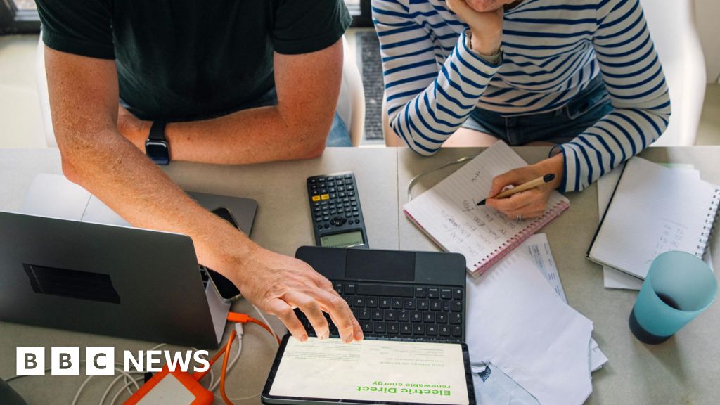 14bf6db0 cab0 11f0 8830 713b9084fff8 Pension tax break reduced by chancellor