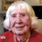 Global tech shares fall over AI bubble fears