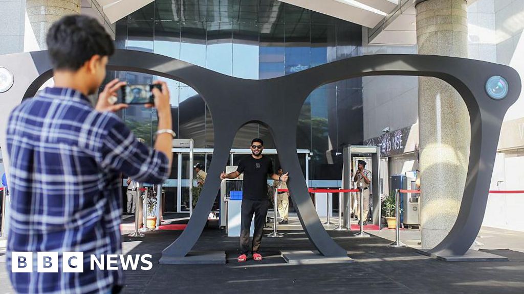 6b5fb370 be15 11f0 96ab 8118be20a827 India's tech start-ups fire up public markets amid valuation concerns