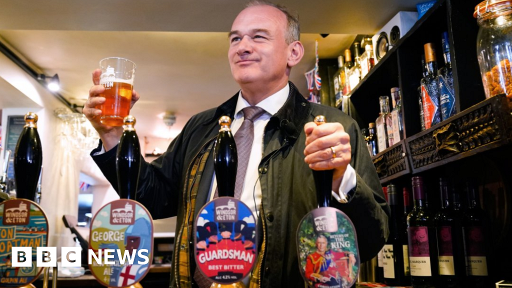 7a243d70 bf11 11f0 b5a4 fb5de6982057 Lib Dems call for 5% VAT cut for pubs and restaurants
