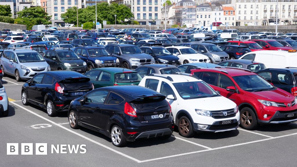 873f2880 b99e 11f0 aa13 0b0479f6f42a Move to reduce Guernsey fuel duty increase fails