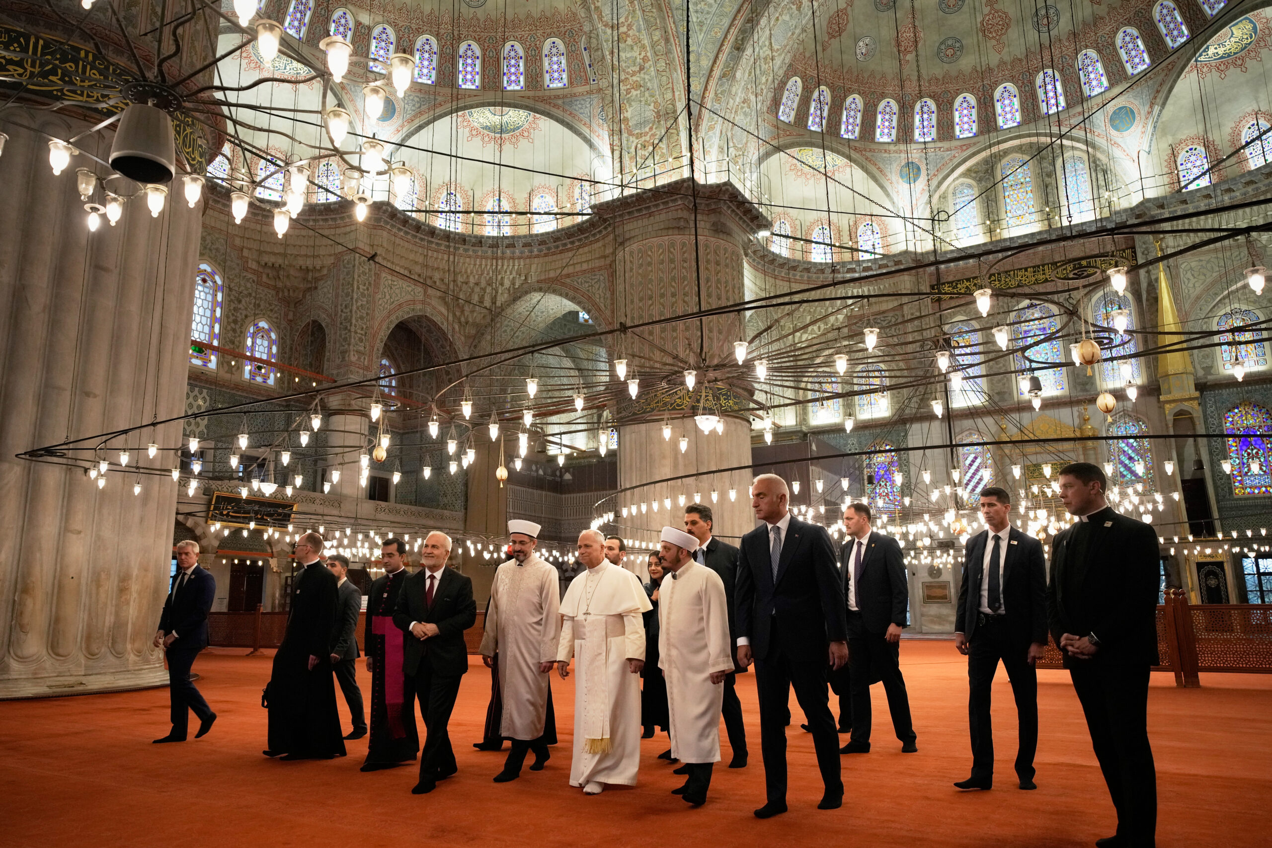 Pope Leo Blue Mosque scaled Pope Leo tours Istanbul’s Blue Mosque in a quiet step toward dialogue with Muslims