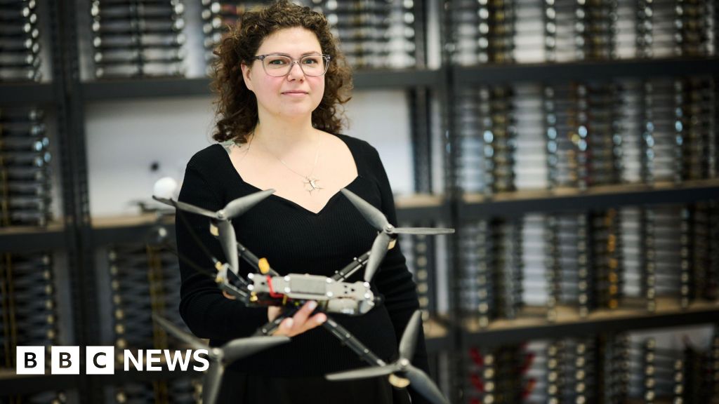 c7adf940 bf03 11f0 ae79 17128ffcf575 How the weapon became so mainstream