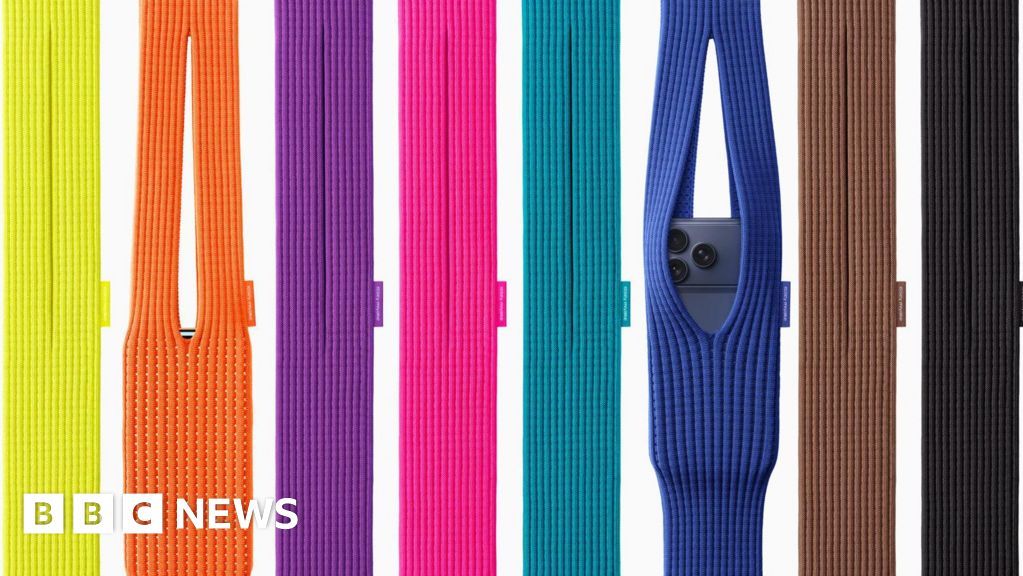 ca13b720 bfde 11f0 bbea 2df62eb90585 '$230 for a cut-up sock' - Apple's new iPhone Pocket ridiculed online