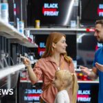 Heathrow’s plan for longer third runway chosen by government