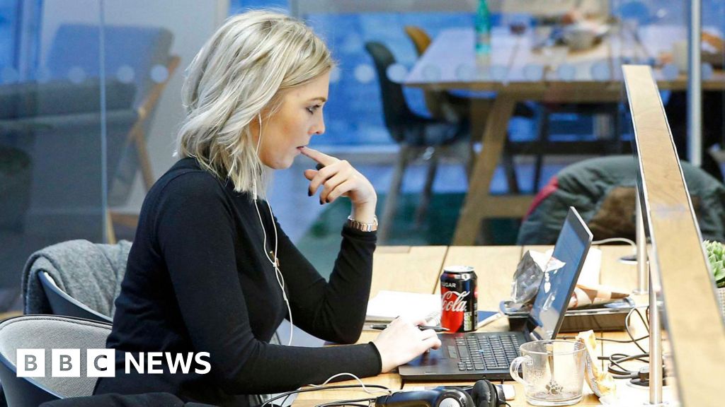 ea0e7f30 be38 11f0 9e99 d1007b558636 Job market weakens as unemployment rate rises to 5%