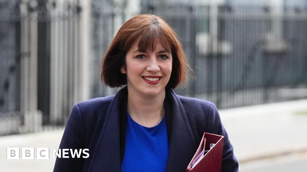 f3817610 cc3b 11f0 a7c2 ebbcf9cd2a01 Minister defends 'pragmatic' U-turn on workers' rights