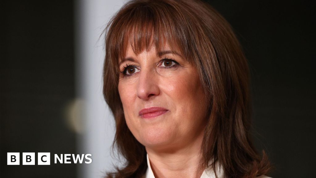 f7e80f90 cafe 11f0 a892 01d657345866 No 10 denies Reeves misled public in run up to Budget