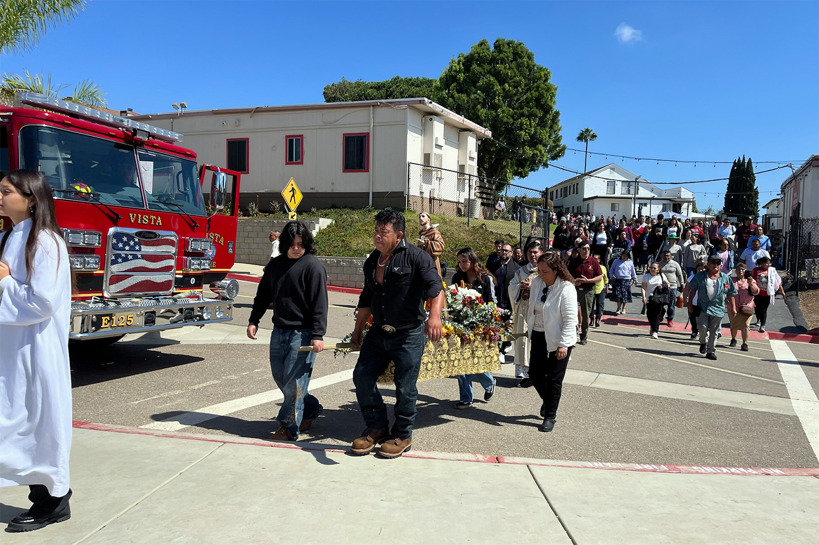 webRNS St Francis Vista Calif01 110525 The Catholic megaparish packing City Hall for immigrant safety