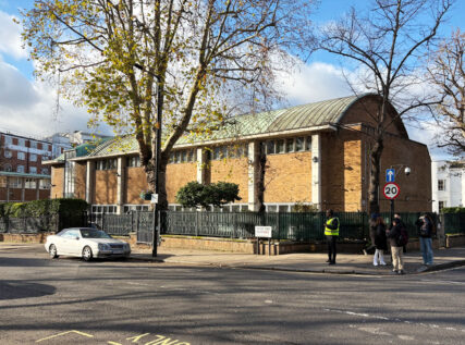 webRNS St. Johns Wood Synagogue 20251125 Pro-Israel synagogue events prompt fiery protests