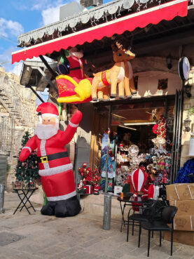 1766421353 981 webRNS Bethlehem Holidays2 Santa Claus or the ‘red rabbi’? How Christmas lost its taboo for some Jews in Israel.
