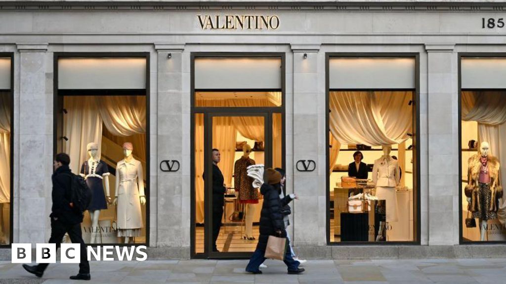 2d023480 cebf 11f0 b464 7718d124af65 Valentino criticised over 'disturbing' AI handbag ads