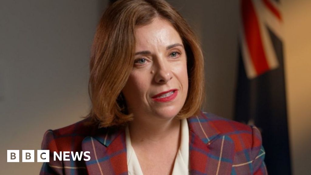8ee0f950 cf2a 11f0 9fb5 5f3a3703a365 Australia won't be intimidated by tech firms, minister tells BBC