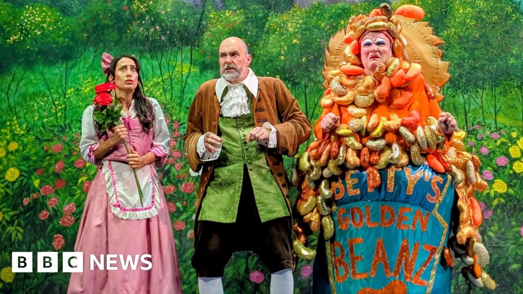 9a7a9b60 d5c7 11f0 9f54 ebdcb745d089 Pantomime is the bedrock of regional theatre, says Arts Council