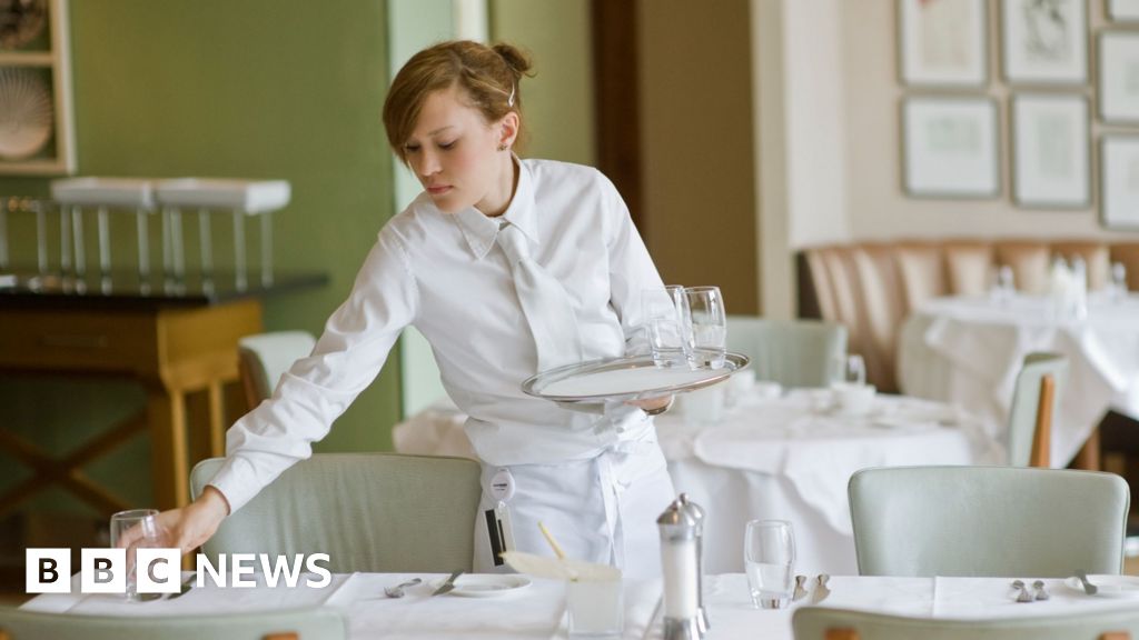 ae722e40 d323 11f0 9fb5 5f3a3703a365 Young people on benefits to be offered construction and hospitality work