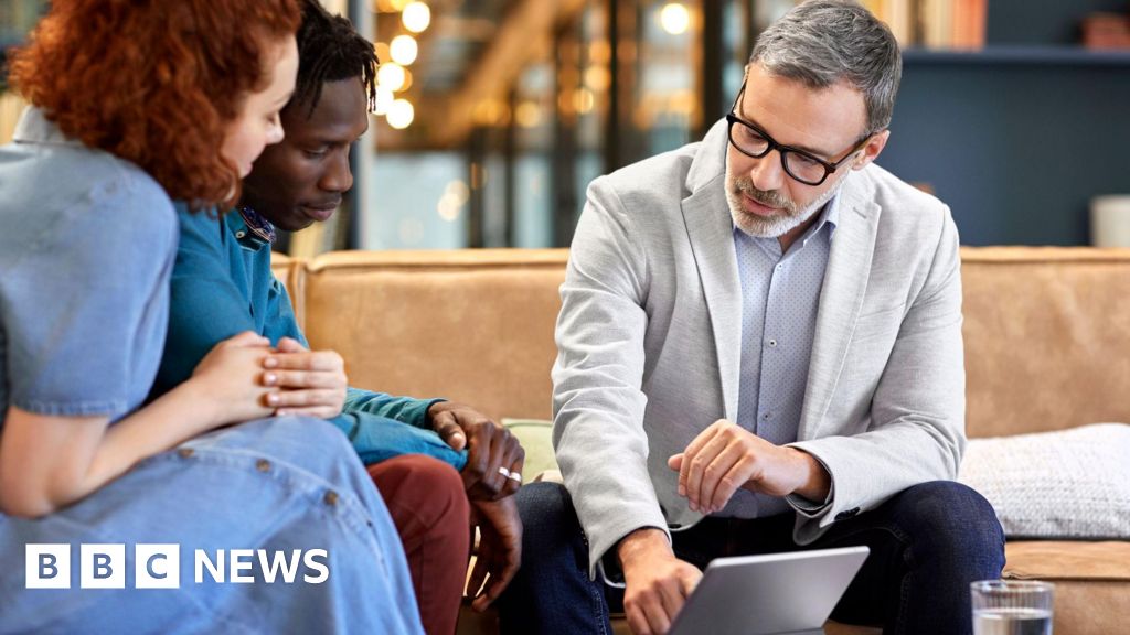 aff16450 d5cd 11f0 ae19 ef278771bbc7 Banks to get new powers to give financial advice