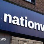 Lululemon boss to step down early next year