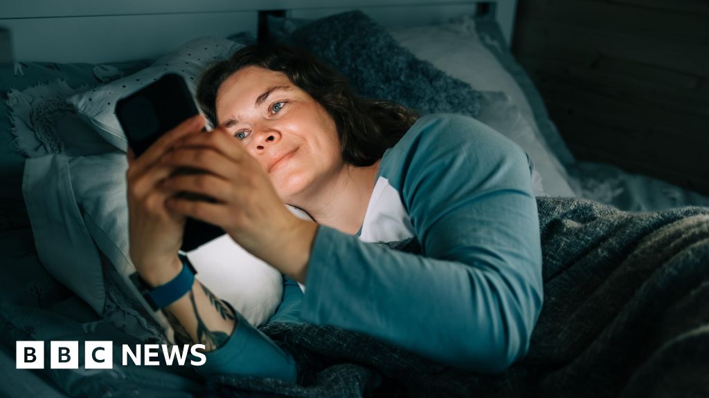 b95236f0 d523 11f0 bf05 2725f8fc0dac UK spending half an hour longer online than in pandemic, says Ofcom