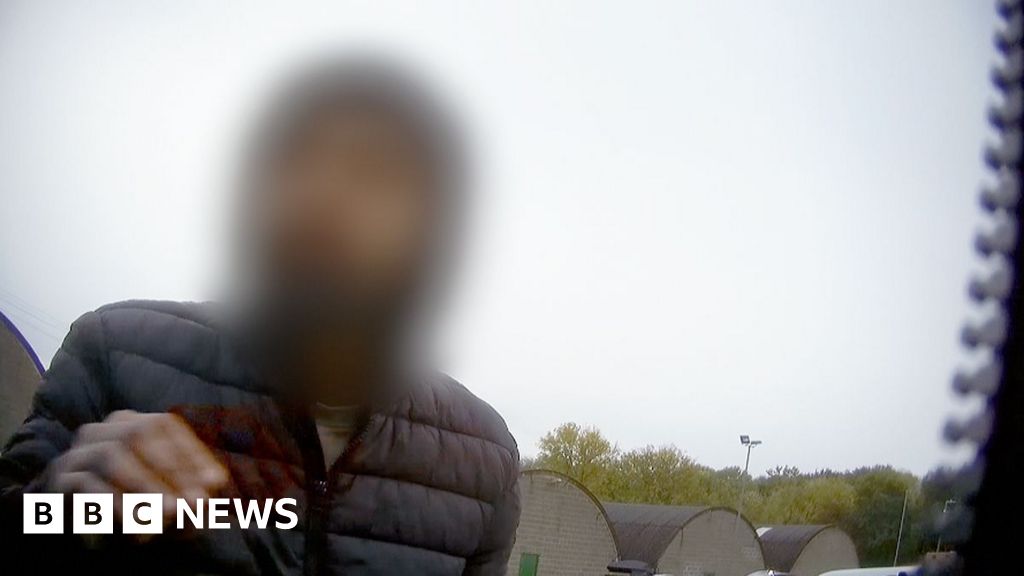 ff5a4020 d8cf 11f0 b67b 690eb873de1b 'Throw the parcel at the back door'