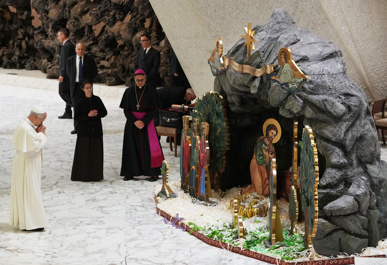 webAP25349433625118 Pope Leo’s first Vatican Christmas crèche carries message of peace