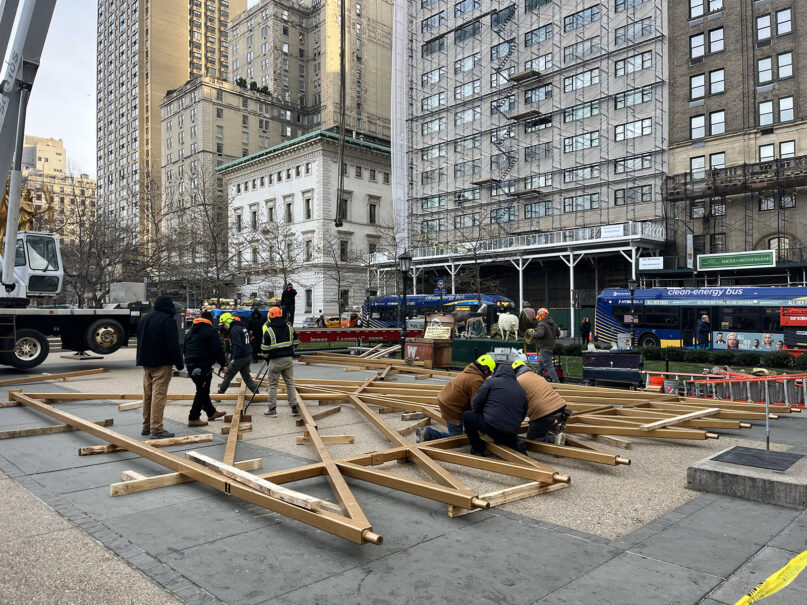webRNS Giant Menorah1 Massive menorah installed in New York City ahead of Hanukkah