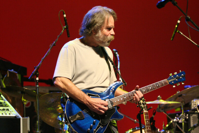 webRNS Bob Weir1 Bob Weir was a troubadour of American myth, spirituality and belonging
