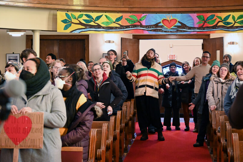 On the Sunday after Renee Good’s killing, Minnesotans grieve through worship and song webRNS Minneapolis Churches2 On the Sunday after Renee Good’s killing, Minnesotans grieve through worship and song