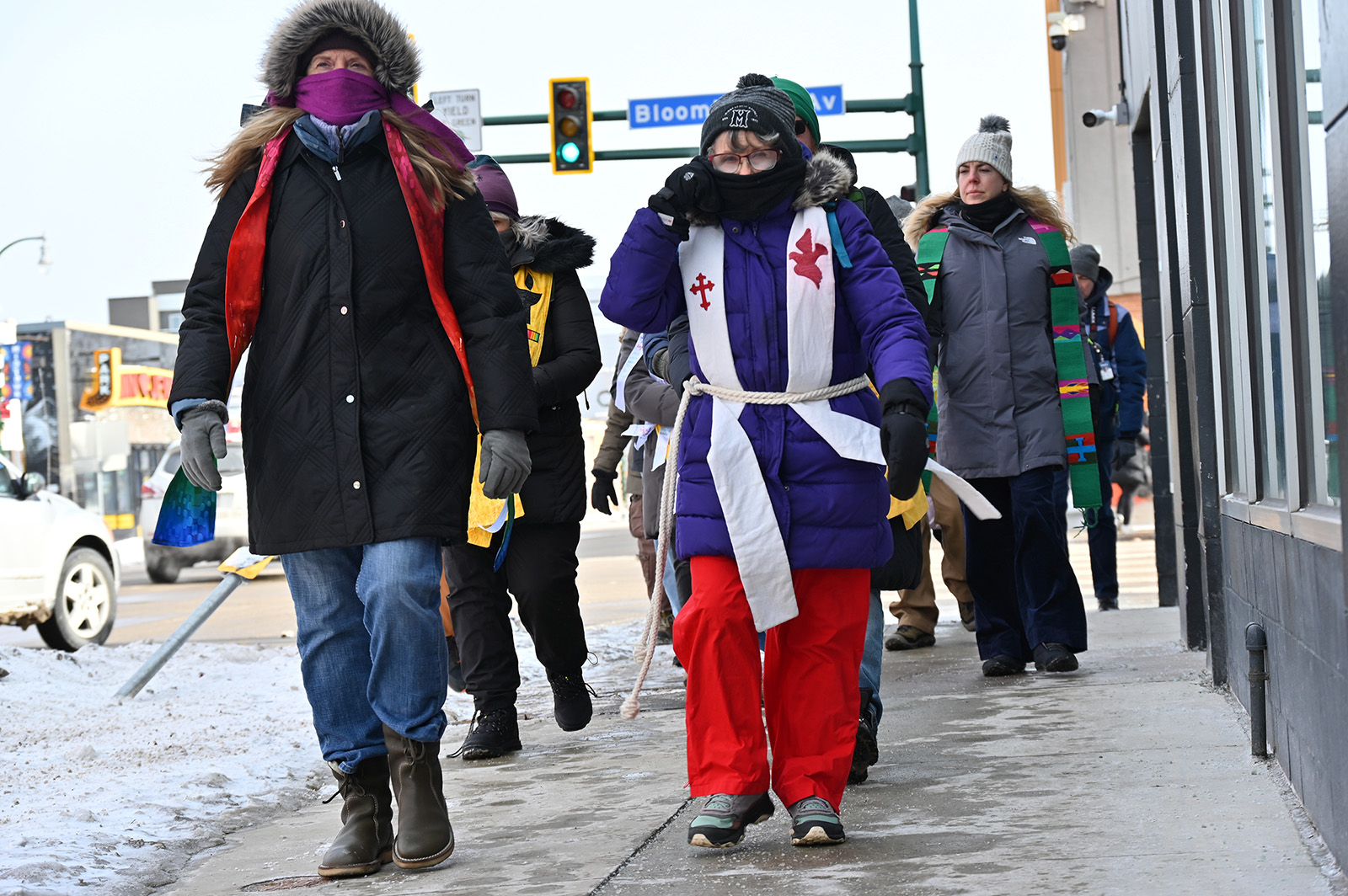 webRNS Minneapolis Clergy2 Hundreds of clergy descend on Minneapolis and go on lookout for ICE