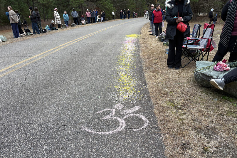webRNS Monks NC4 Thousands show their respect for Buddhist monks on a Walk for Peace