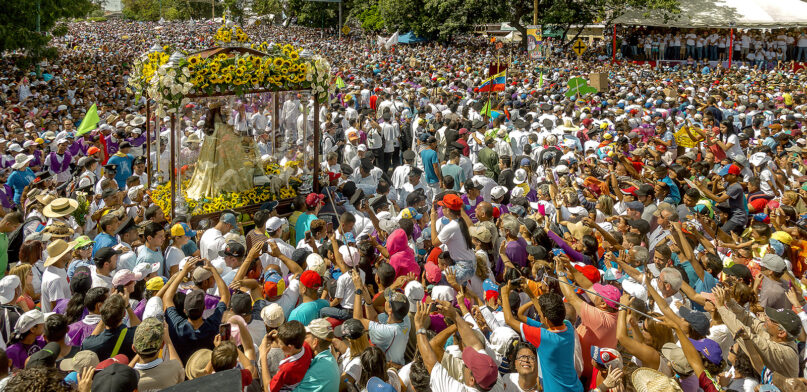 webRNS Venezuela Catholics4 Venezuelan procession for La Divina Pastora takes on new weight in tense political moment