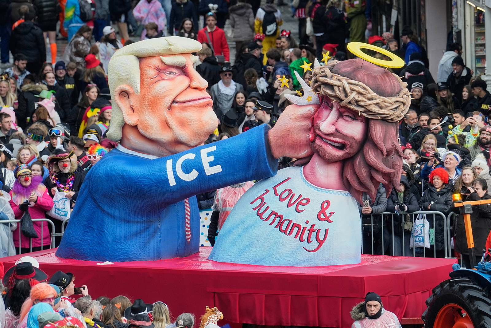 webRNS Photos Week05 021826 Photos of the Week: Carnival traditions, Ramadan begins