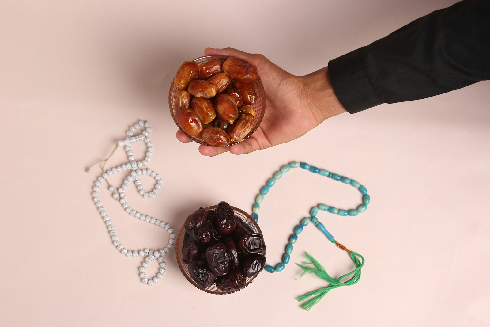 webRNS Ramadan Dates Prayer Beads1 Why so many religions fast